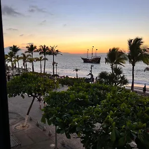 Elegante Departamento Sobre El Malecón. Puerto Vallarta