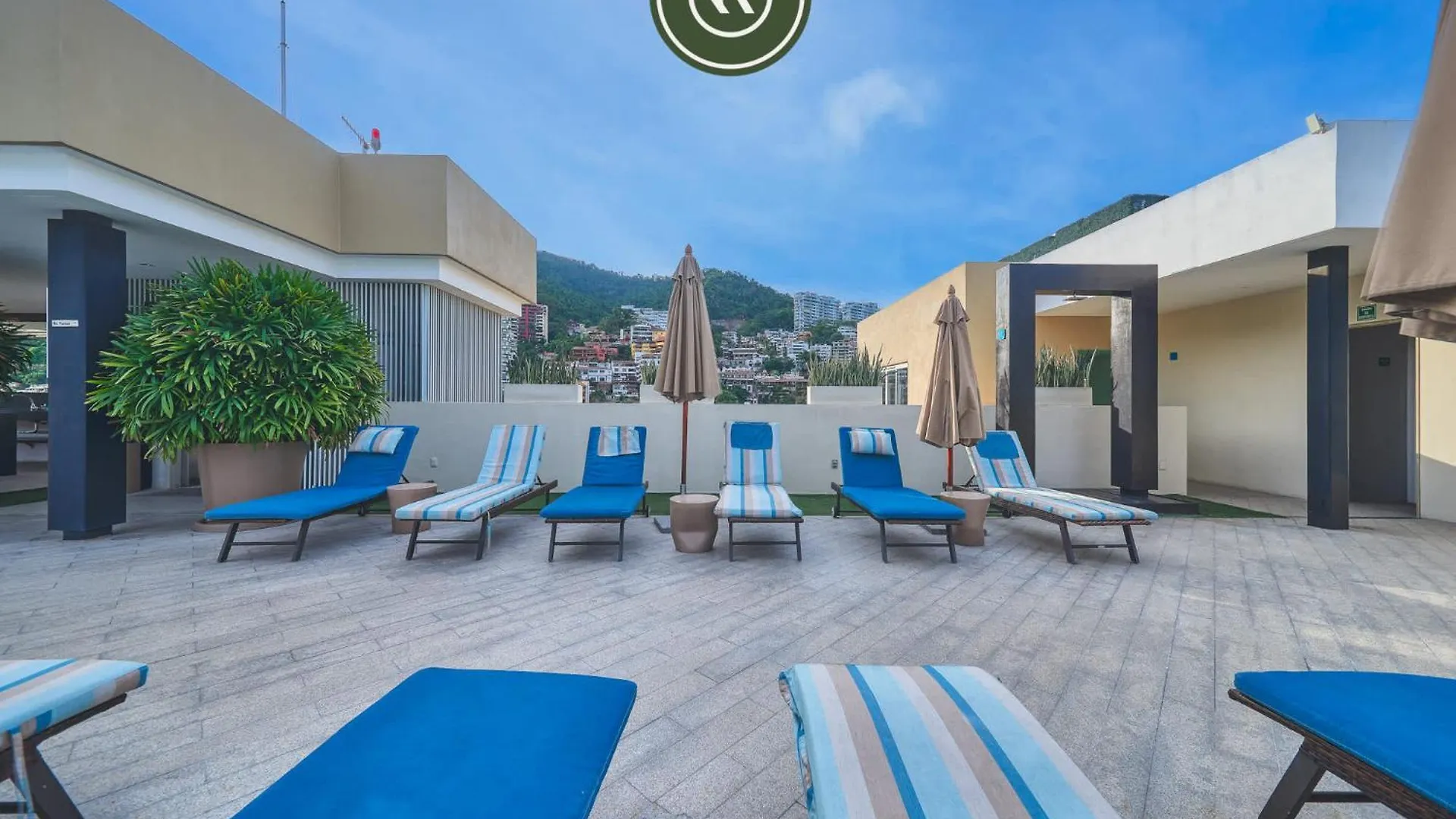 Amazing 1 Bedroom Condo - Zona Romantica - Rooftop Pool Puerto Vallarta