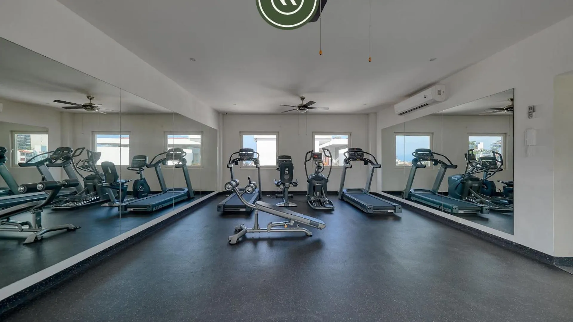 Amazing 1 Bedroom Condo - Zona Romantica - Rooftop Pool Puerto Vallarta Apartment