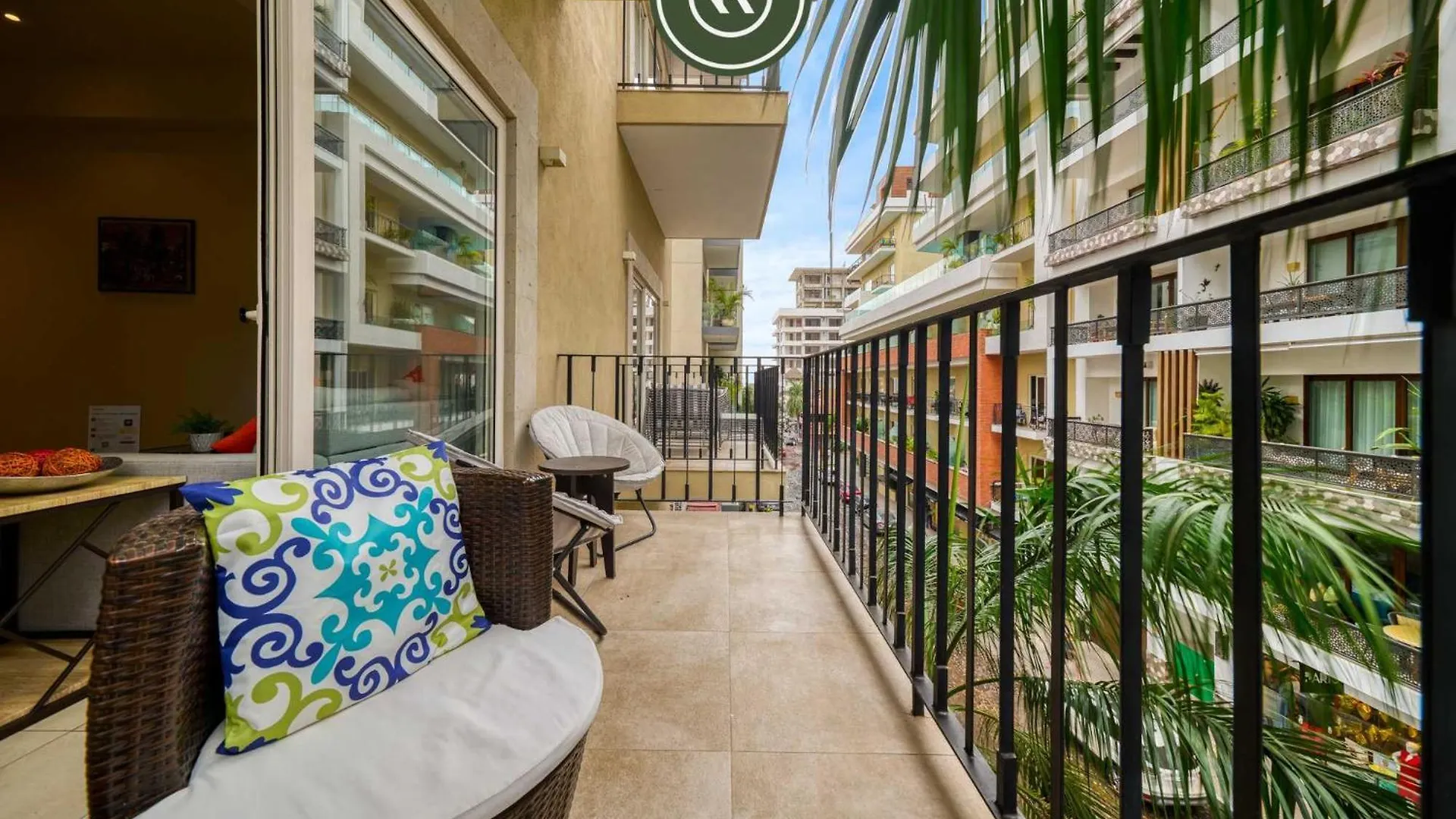 Amazing 1 Bedroom Condo - Zona Romantica - Rooftop Pool Puerto Vallarta